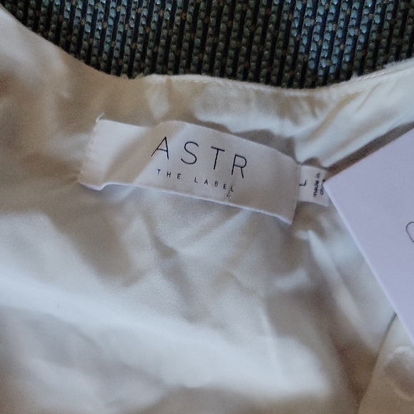 ASTR The Label Aja Burnout Wrap Front Mini Floral Dress NWT  Size L - Picture 7 of 15